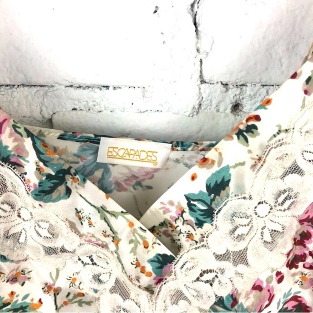 Vintage Escapades Floral Sleep Set - Picture 3 of 10